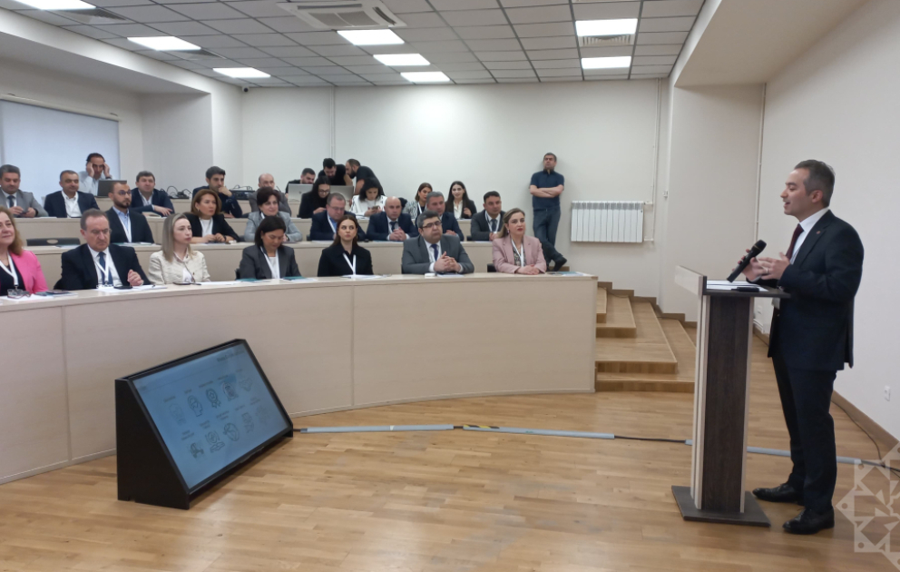 Qarabağ Universitetində ikigünlük beynəlxalq konfrans işə başlayıb