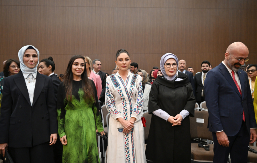 La première dame d’Azerbaïdjan assiste à un panel du Forum diplomatique d’Antalya