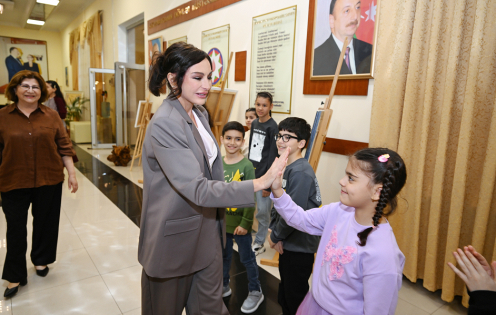 Birinci vitse-prezident Mehriban Əliyeva və Heydər Əliyev Fondunun vitse-prezidenti Leyla Əliyeva Bakıdakı 1 saylı körpələr evində və 1 saylı uşaq evi sosial xidmət müəssisəsində olublar