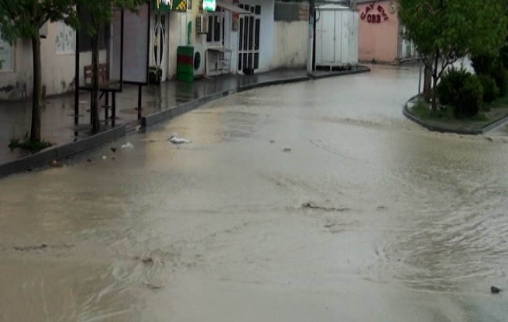 Mingəçevirdə yağış sularının yaratdığı fəsadlar aradan qaldırılır
