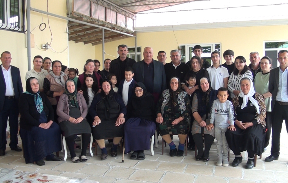 115 yaşlı Pərizadə nənə: Sağlam qalmağın əsas şərtlərindən biri düzgün qidalanmaqdır