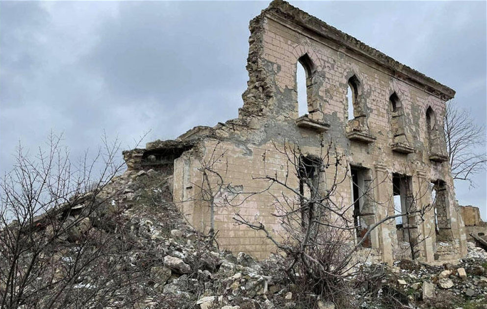 Qərbi Azərbaycanda ermənilərin  dağıtdığı və saxtalaşdırmaq istədiyi tarixi abidələr