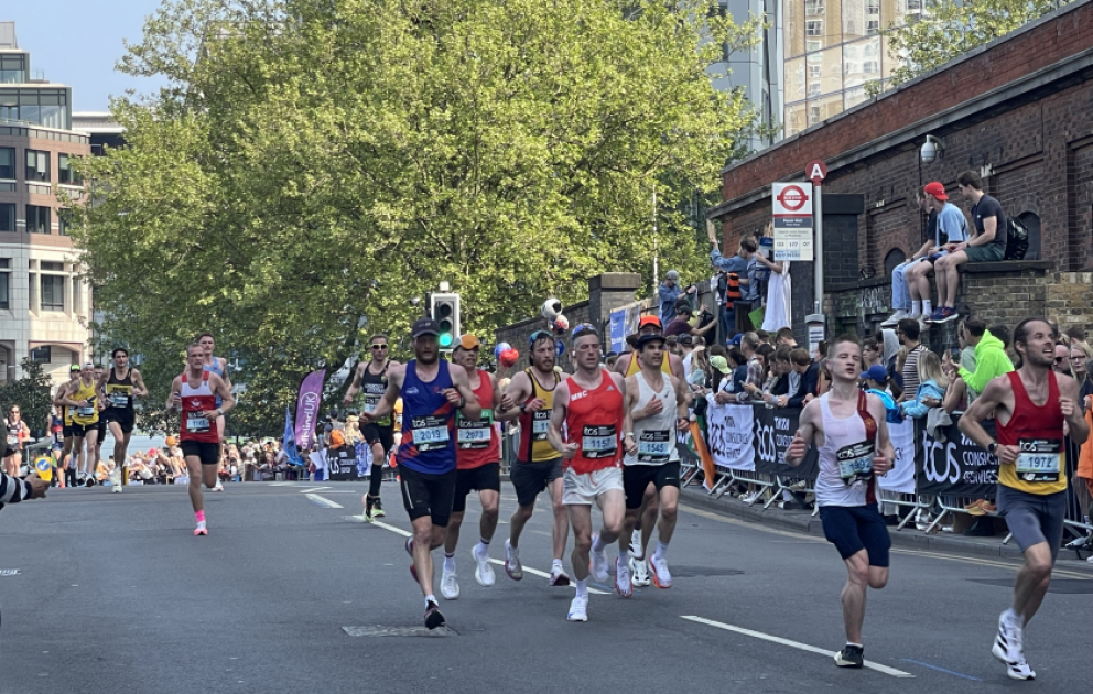 Londonda 50 mindən çox insanın qatıldığı marafondan