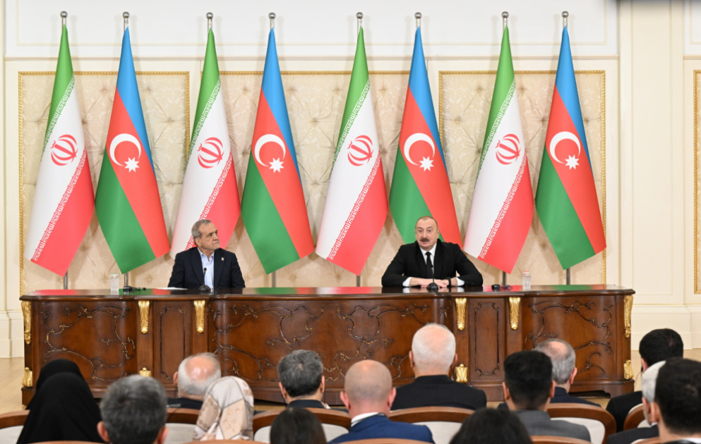 Les président azerbaïdjanais et iranien font des déclarations à la presse