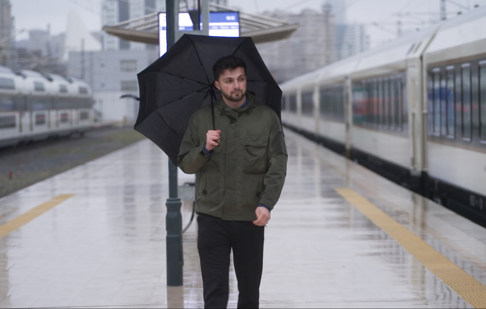 145 ildir gedən qatar - "8:20-də Vağzalda"