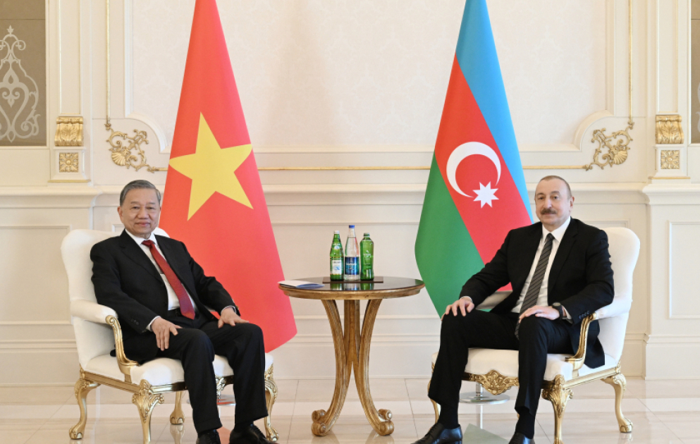 President Ilham Aliyev held limited format meeting with General Secretary of Central Committee of Communist Party of Vietnam