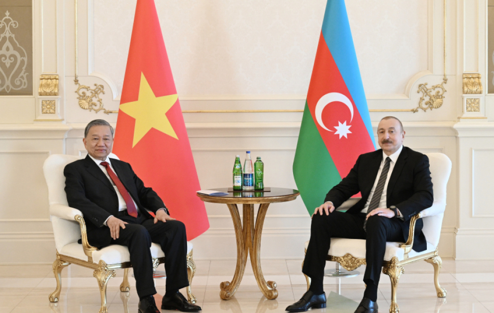 Ilham Aliyev und To Lam treffen sich im engsten Kreis