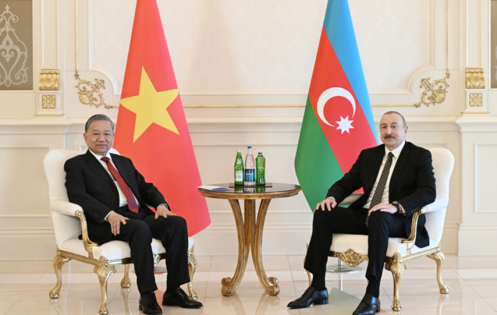 Réunion en format restreint du président azerbaïdjanais et du secrétaire général du Comité central du Parti communiste vietnamien