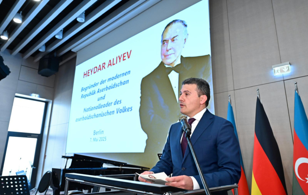 Ümummilli Lider Heydər Əliyevin anadan olmasının 102-ci ildönümü Berlində qeyd edilib