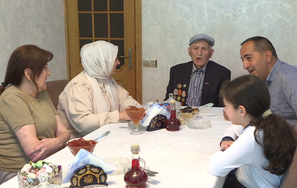 “Taqanroq diviziyası”nın döyüşçüsü həm 100 illik yubileyini, həm də Qələbənin 80 illiyini qeyd edir