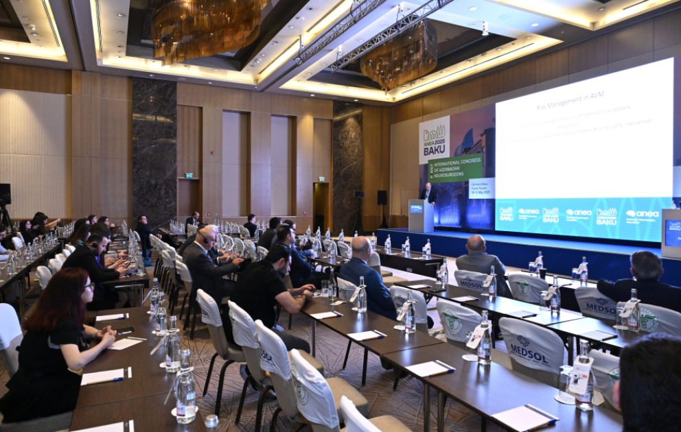 Azərbaycan Neyrocərrahlarının Birinci Beynəlxalq Konqresi panel sessiyalarla davam edir