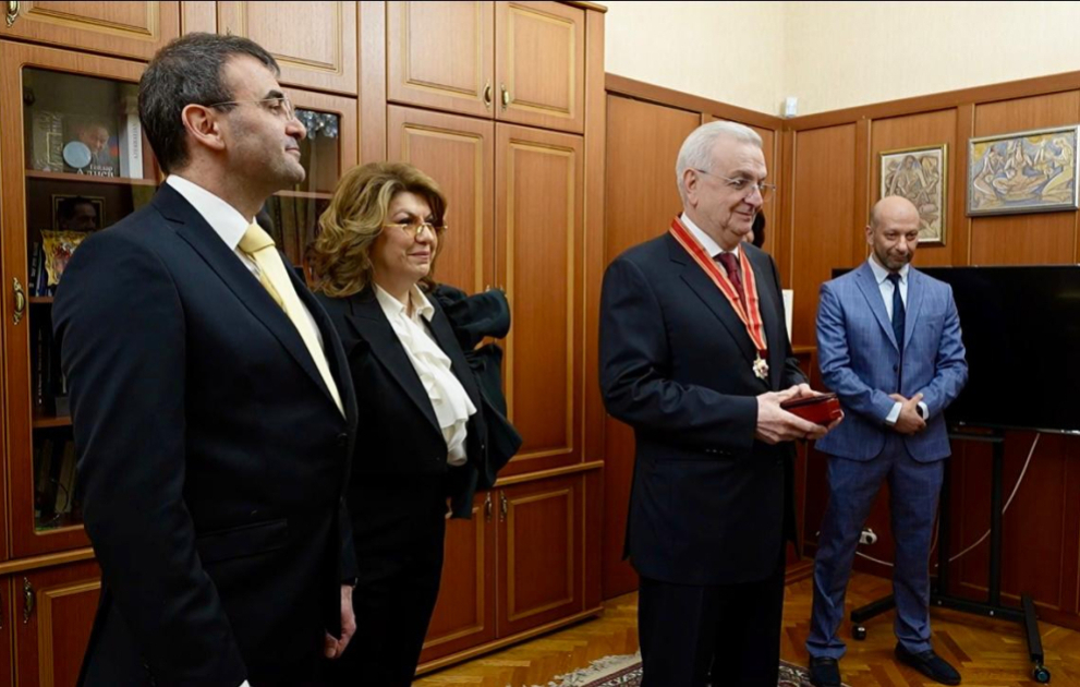 Azərbaycanın Rusiyadakı səfiri Məmmədbağır Əliyevə “Şərəf” ordenini təqdim edib