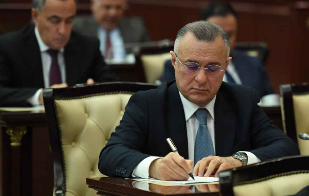 Teymur Musayev: Tibb mütəxəssislərinin sertifikasiyası üzrə imtahan qaydaları və suallar bazası yenilənir