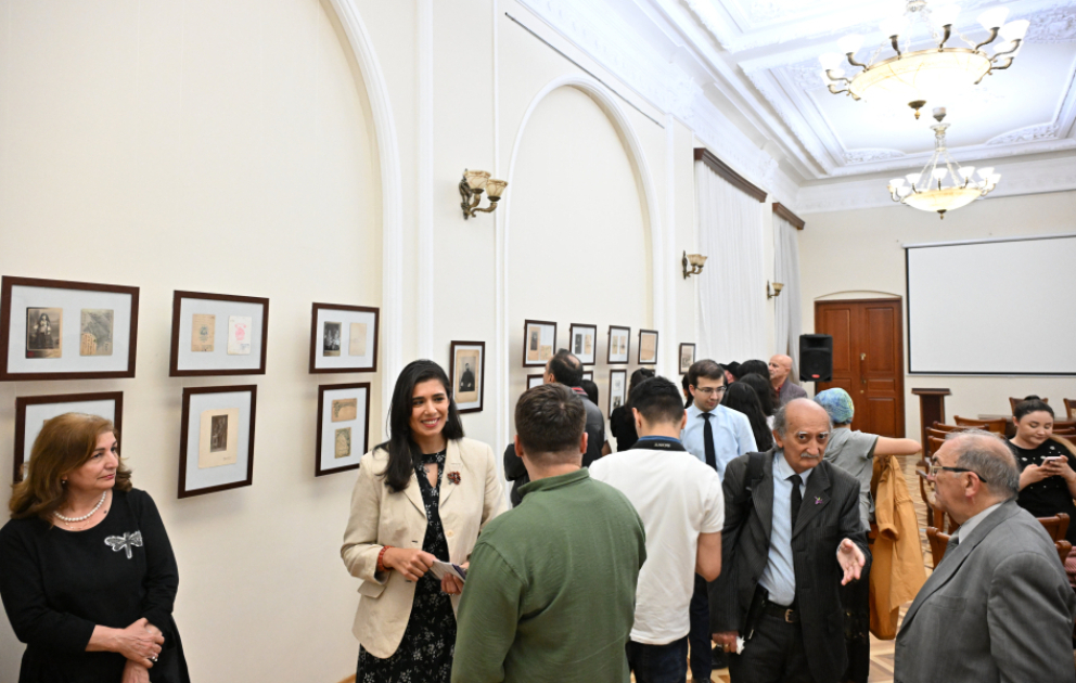 В Национальном музее истории прошла выставка под названием «Подпись фотографа в истории»
