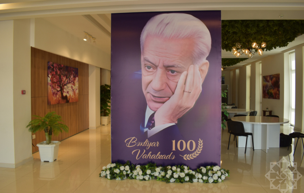 Şəkidə Xalq şairi Bəxtiyar Vahabzadənin 100 illiyi qeyd olunub