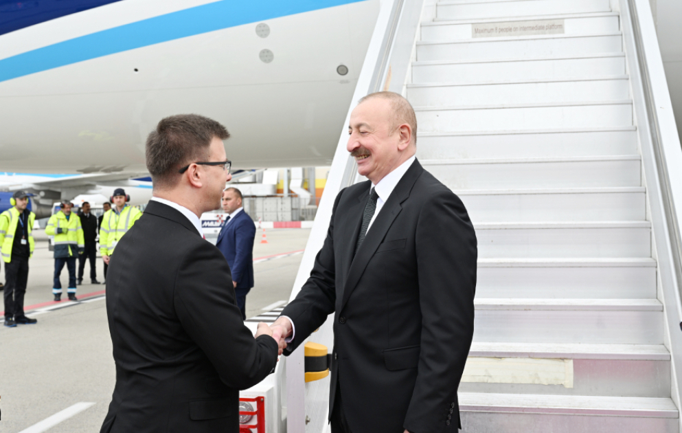 Le président Ilham Aliyev entame une visite de travail en Hongrie