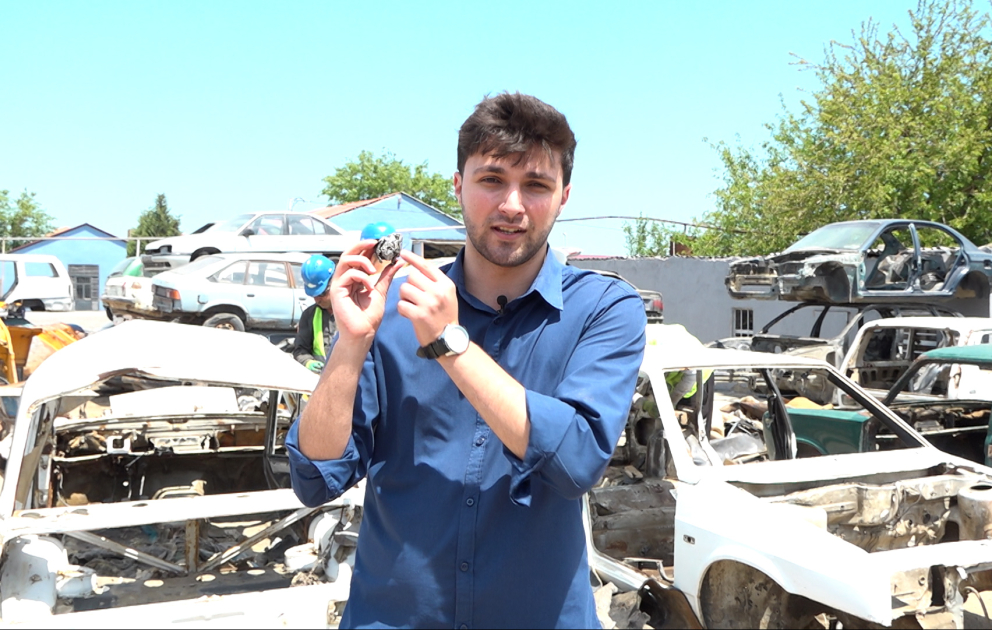 Köhnə avtomobillər bu məkanda parçalanır - REPORTAJ