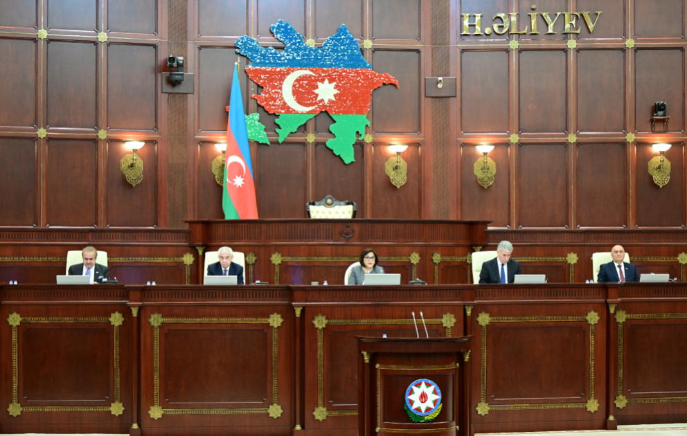 Milli Məclisin plenar iclasında daha 13 məsələ müzakirə olunub