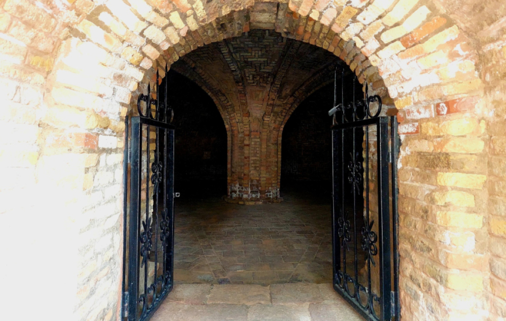 The first mausoleum in the east dedicated to a woman – the Momine Khatun Mausoleum