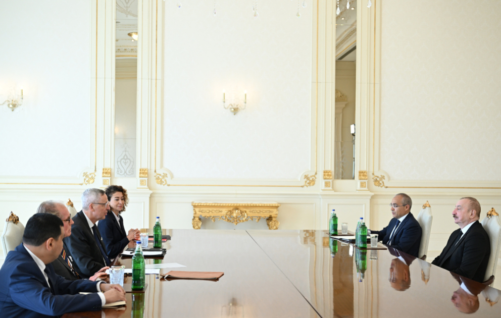 Präsident Ilham Aliyev empfängt Geschäftsführer des Ost-Ausschusses der Deutschen Wirtschaft