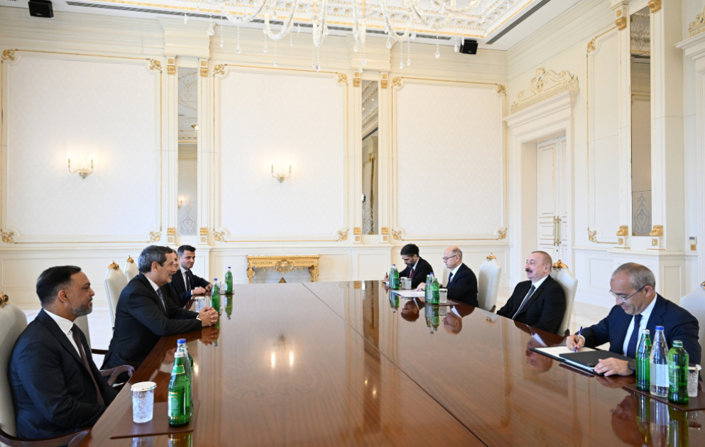 Prezident İlham Əliyev “Schlumberger Overseas S.A” şirkətinin baş icraçı direktorunu qəbul edib