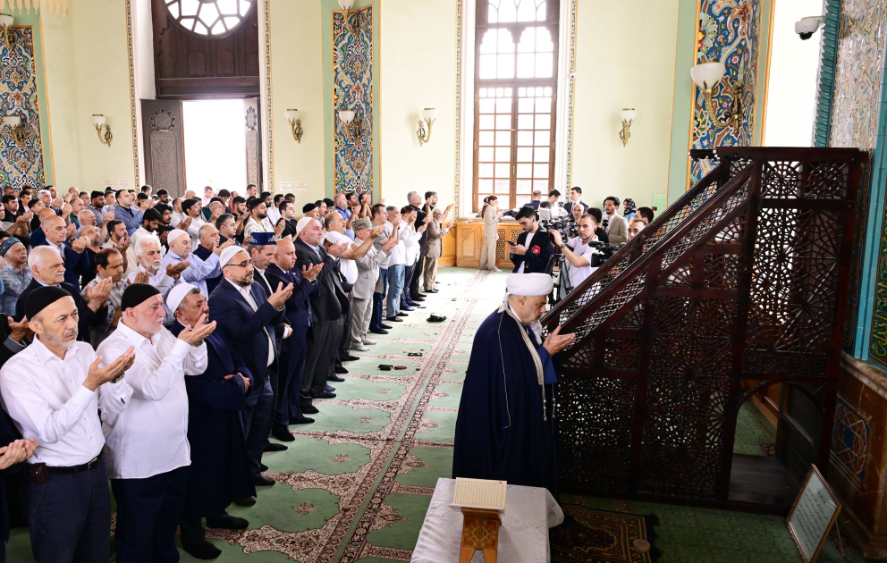 Bakıda Qurban bayramı münasibətilə bayram namazı qılınıb