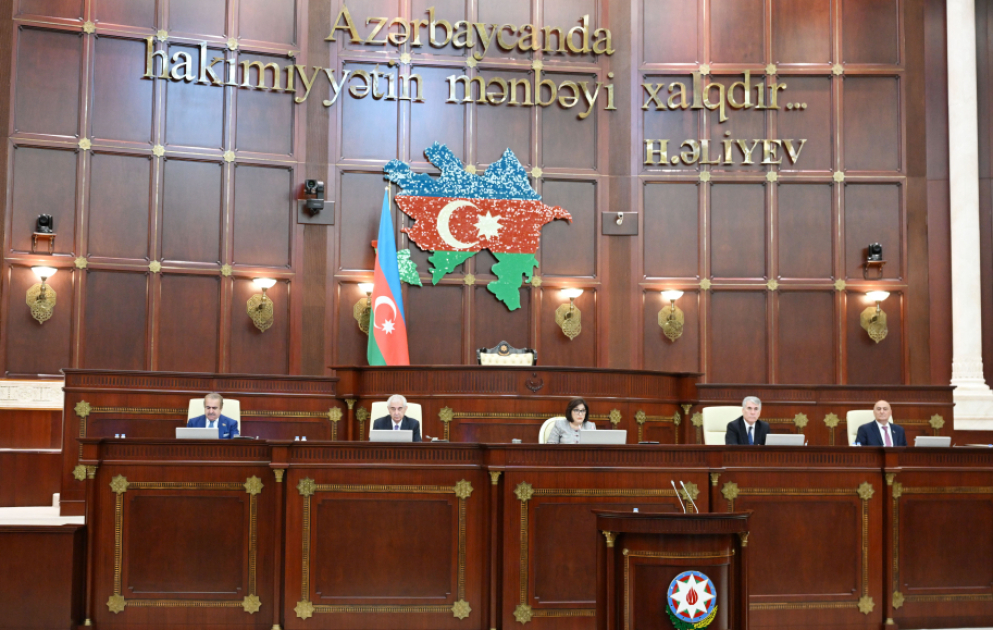 Milli Məclisin plenar iclasında 12 məsələ müzakirə edilib
