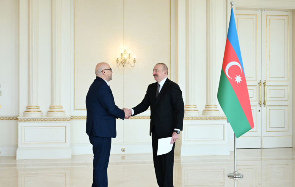Aserbaidschans Präsident Ilham Aliyev nimmt Beglaubigungsschreiben des neuen palästinensischen Botschafters entgegen