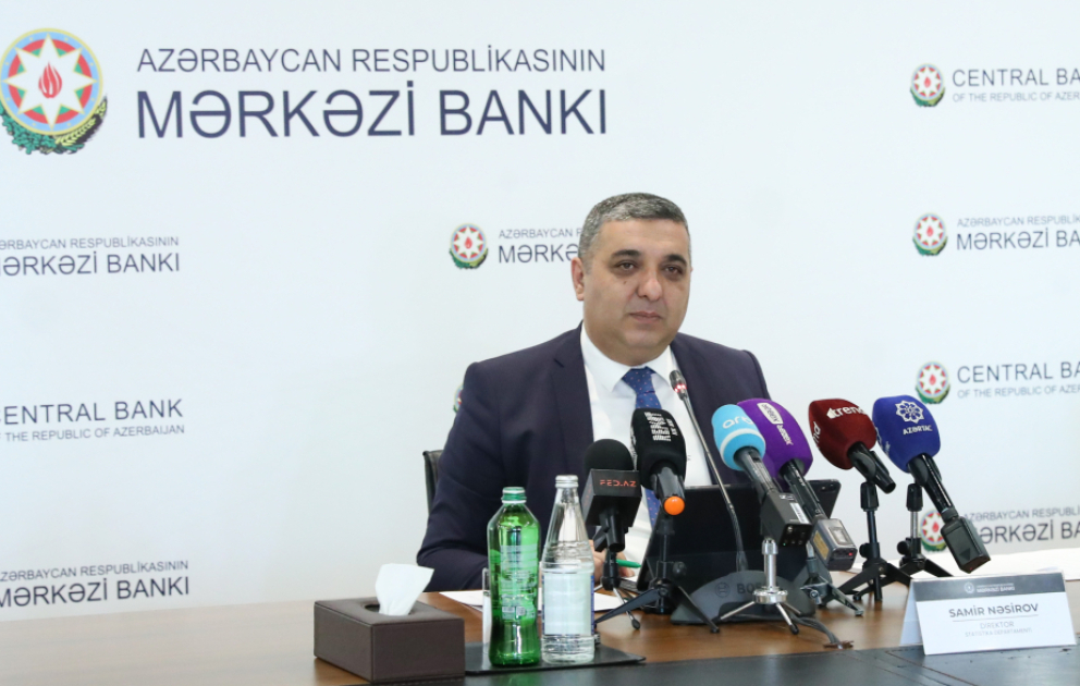 AMB: Cari əməliyyatlar profisiti 1 milyard dolları ötüb