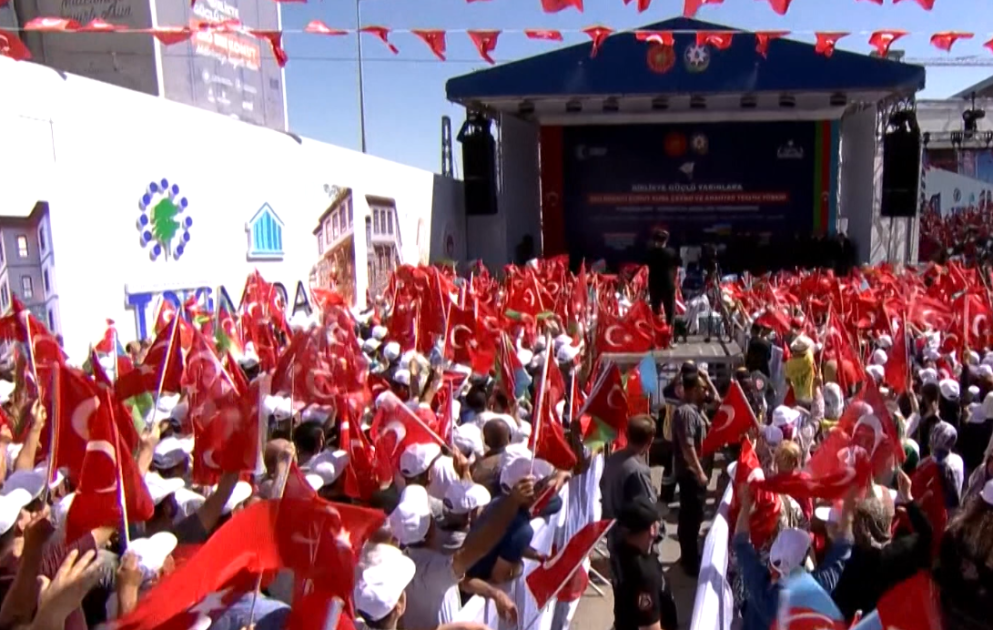 Azərbaycan dəhşətli zəlzələnin ilk günündən qardaş ölkənin yanında oldu