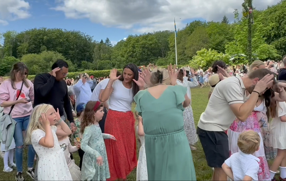 Швеция отмечает Midsommar: праздник солнца, лета и традиций