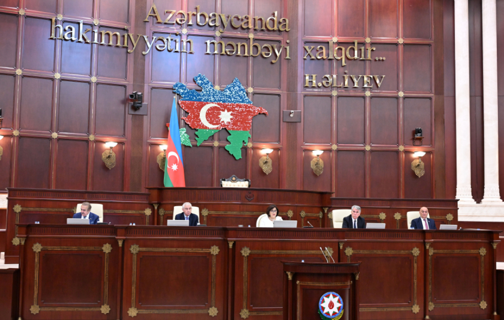 Milli Məclisin iclasında 16 məsələ müzakirə edilib