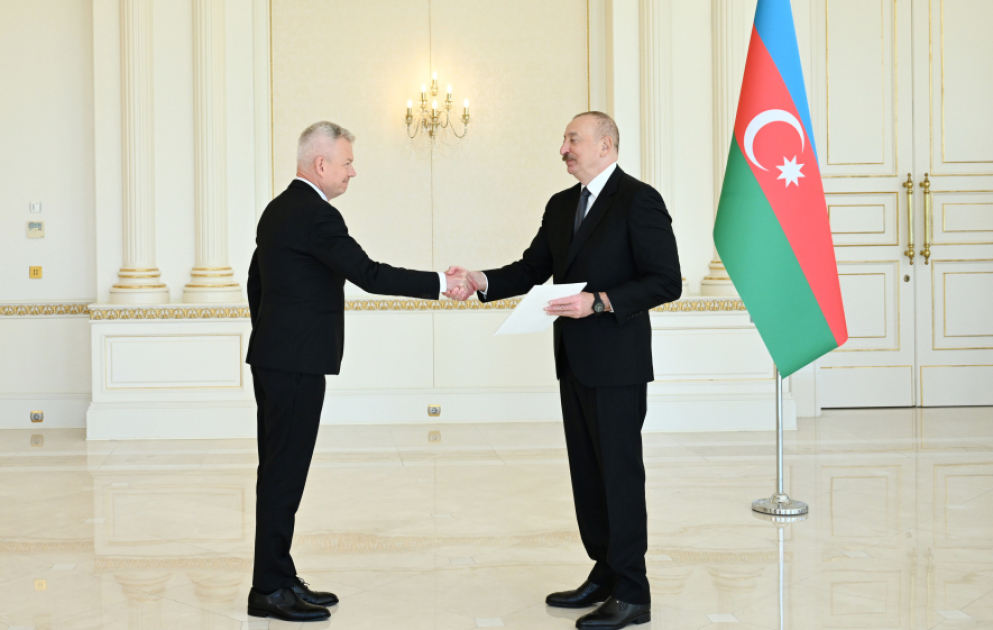 Prezident İlham Əliyev Polşanın ölkəmizdə yeni təyin olunmuş səfirinin etimadnaməsini qəbul edib
