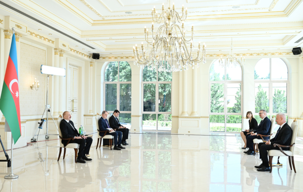 Präsident Ilham Aliyev nimmt Beglaubigungsschreiben des neuen polnischen Botschafters entgegen