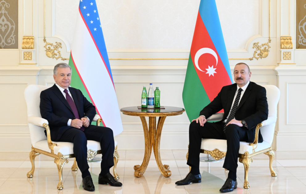 Azərbaycan Prezidenti İlham Əliyevin Özbəkistan Prezidenti Şavkat Mirziyoyevlə təkbətək görüşü olub