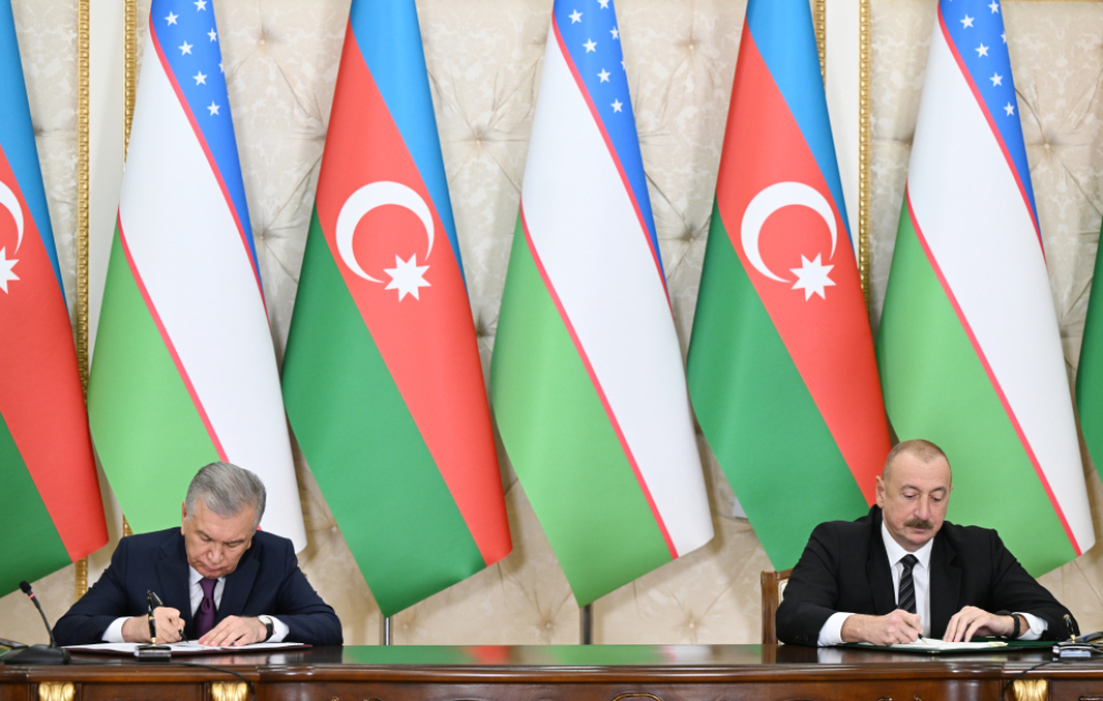 Azərbaycan ilə Özbəkistan arasında imzalanmış sənədlər mübadilə edilib