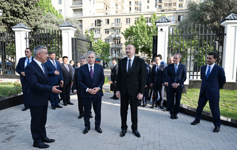Präsidenten von Aserbaidschan und Usbekistan weihen neues Gebäude der usbekischen Botschaft in Baku ein
