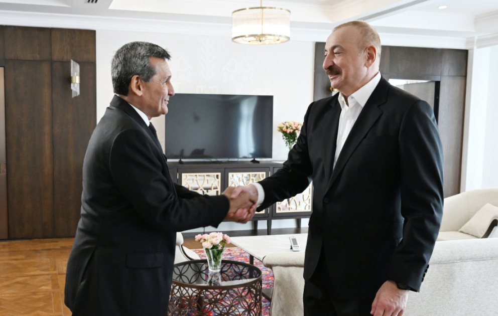 Präsident Ilham Aliyev empfängt Turkmenistans Außenminister