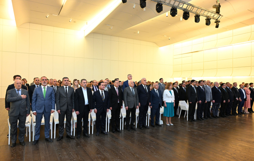 Une conférence intitulée « Le rôle du Leader national Heydar Aliyev dans le développement des médias » se tient au Centre Heydar Aliyev