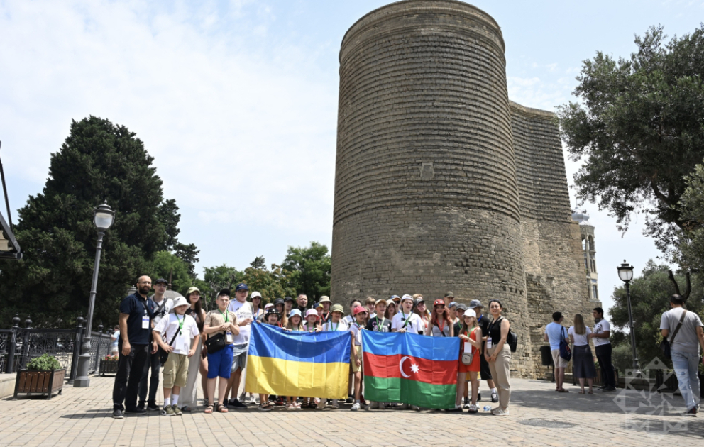 Для украинских детей организован тур по Баку