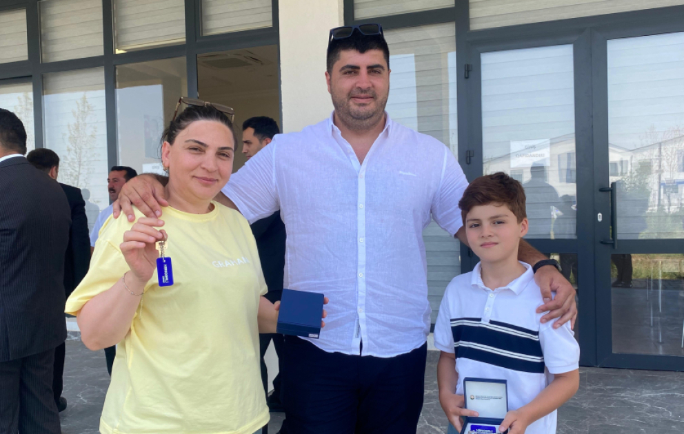 Ağdamın Kəngərli kəndində daha 43 ailəyə evlərinin açarları təqdim edilib