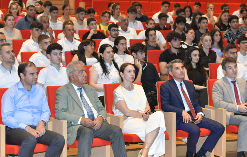 ADA Universitetində dövlət sifarişi ilə təhsil alan tələbələrə təqdim olunan imkanlar açıqlanıb