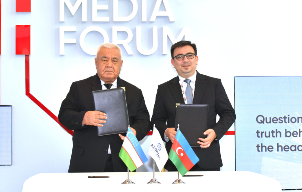 AZƏRTAC Şuşa Qlobal Media Forumu çərçivəsində UZA agentliyi ilə Anlaşma Memorandumu imzalayıb