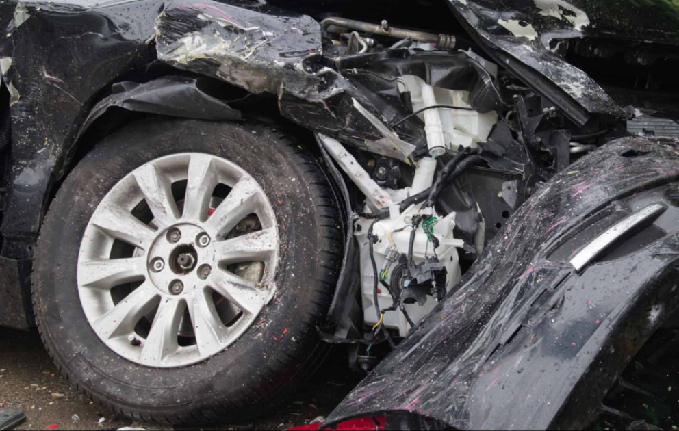 Xaçmazda avtomobil ağaca çırpılıb, sürücü ölüb