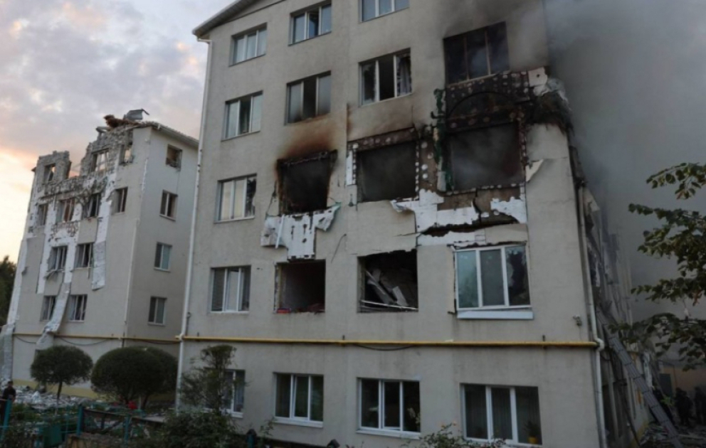 Rusiya ordusunun Xarkovda yaşayış məntəqəsinə raket zərbələri nəticəsində beş nəfər həlak olub