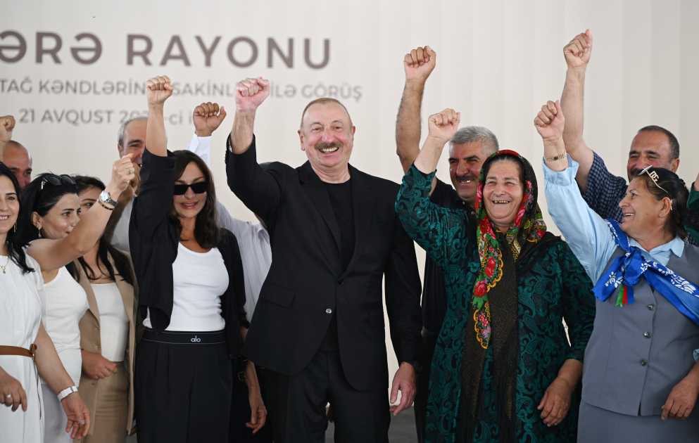 President Ilham Aliyev and First Lady Mehriban Aliyeva met with residents of Vangli and Kolatag villages in Aghdara