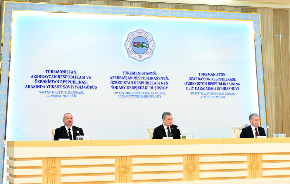 Ceremony of signing documents held in Turkmenbashi with participation of leaders of Azerbaijan, Turkmenistan, and Uzbekistan