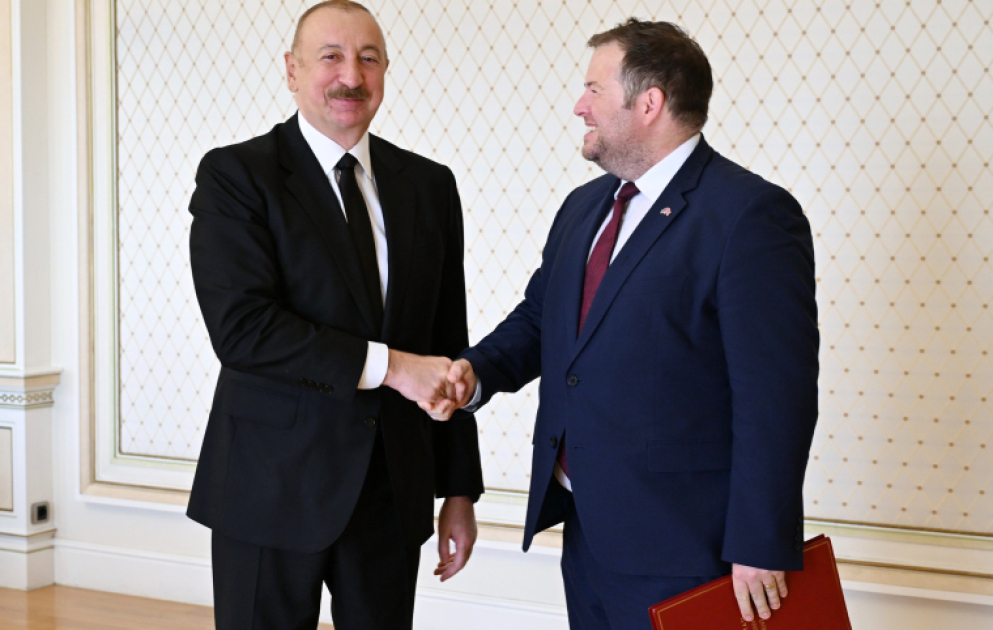 Президент Ильхам Алиев принял государственного министра Соединенного Королевства Великобритании и Северной Ирландии
