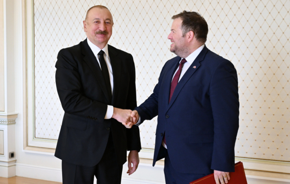 Le président azerbaïdjanais reçoit le ministre d'État britannique pour l'Europe, l'Amérique du Nord et les territoires d'outre-mer