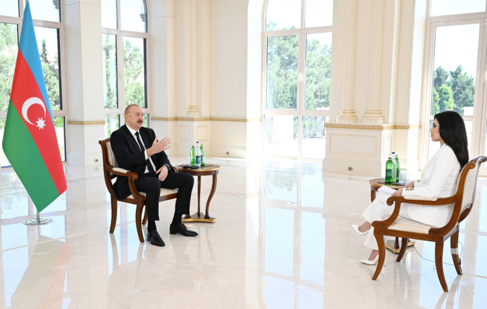 Präsident Ilham Aliyev im Interview für den TV-Sender Al-Arabiya